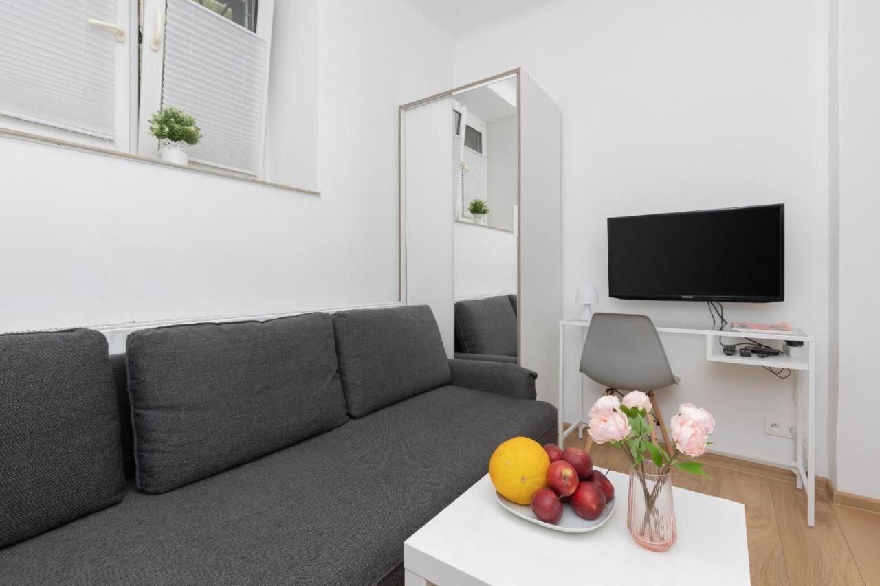 ורשה Micro Apartment Near Fort Mokotow מראה חיצוני תמונה